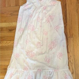 NWOT Vtg 70s Night Flowers Floral Sleeveless Nightgown Lace Accent Cottage Small